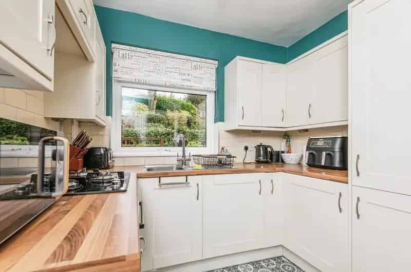 3 Bedroom Semi Detached House for Sale Birkenshaw BD11