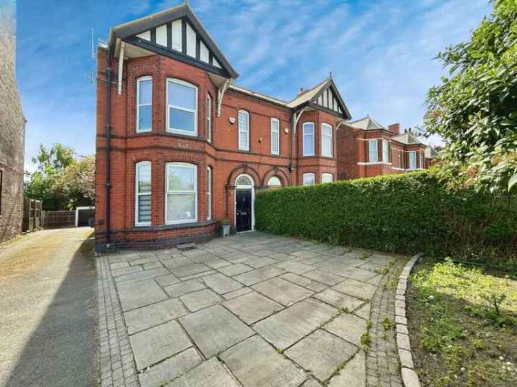 5 Bedroom Semi Detached House South Yorkshire