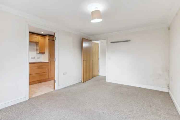 1 Bedroom Flat For Sale Near Town Centre