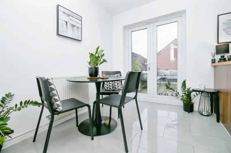 3 Bedroom Semi-Detached House Near Amenities and M4 Corridor