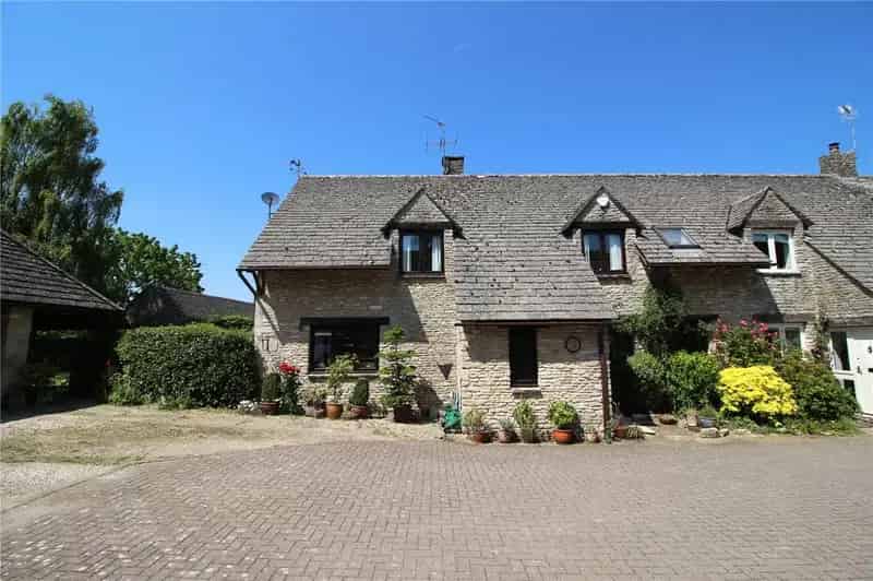 3 Bedroom Semi-Detached Barn Conversion For Sale
