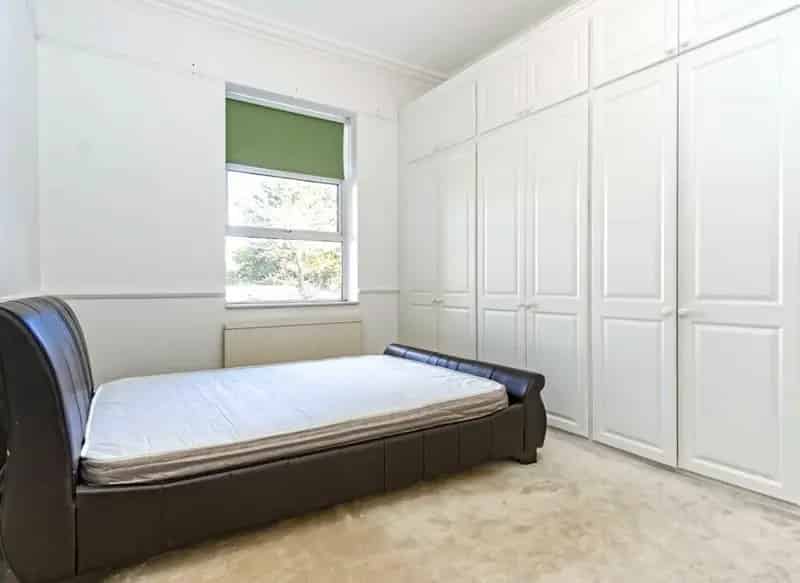 Spacious 2 Double Bedroom Apartment near Ealing Common Tube