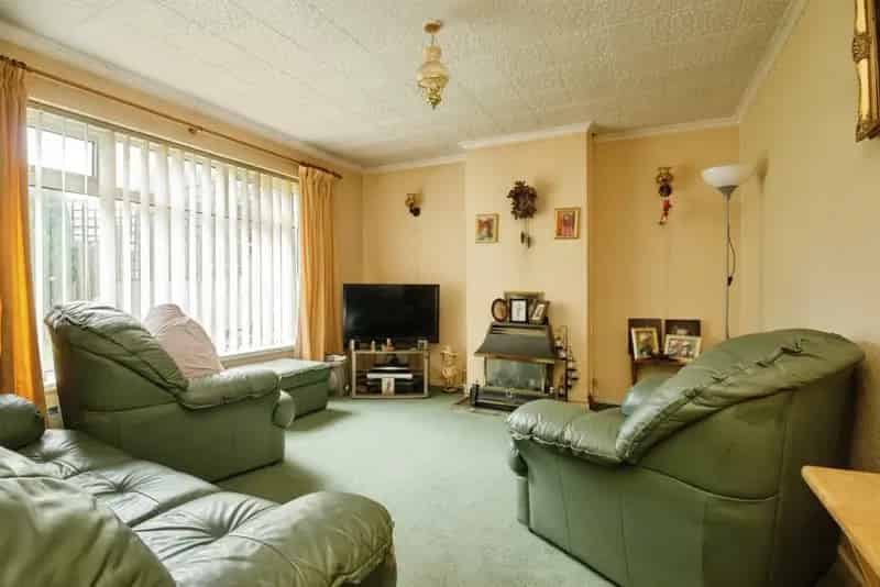 3 Bedroom Semi Detached House Llanrumney For Sale