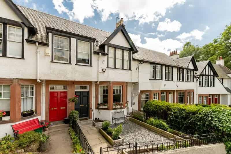 4 Bedroom Terraced House for Sale in Edinburgh