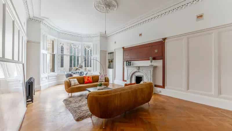 Stunning 4-Bedroom West End Duplex Glasgow