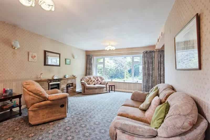 Spacious 4-Bed Detached House Royston