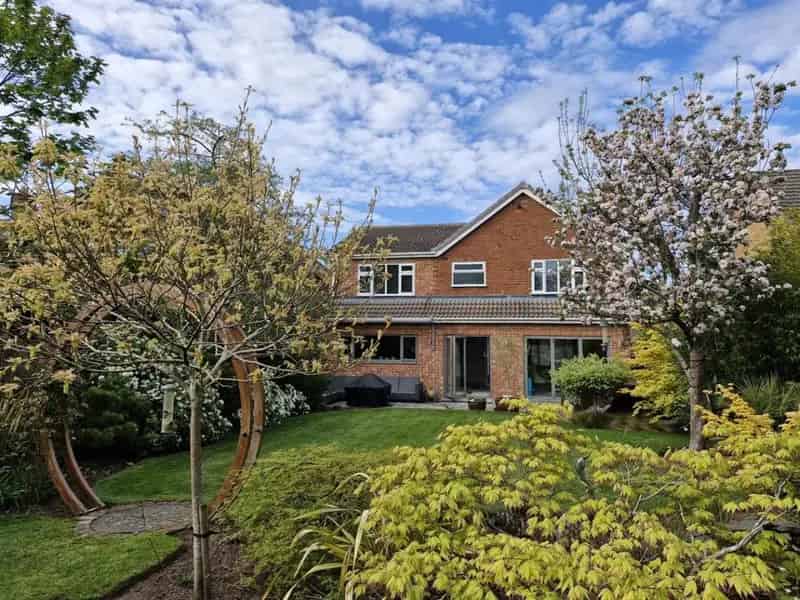 4 Bed Detached House for Sale