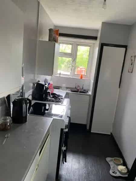 One Bed Ground Floor Flat Near Birmingham and Walsall Bus Routes