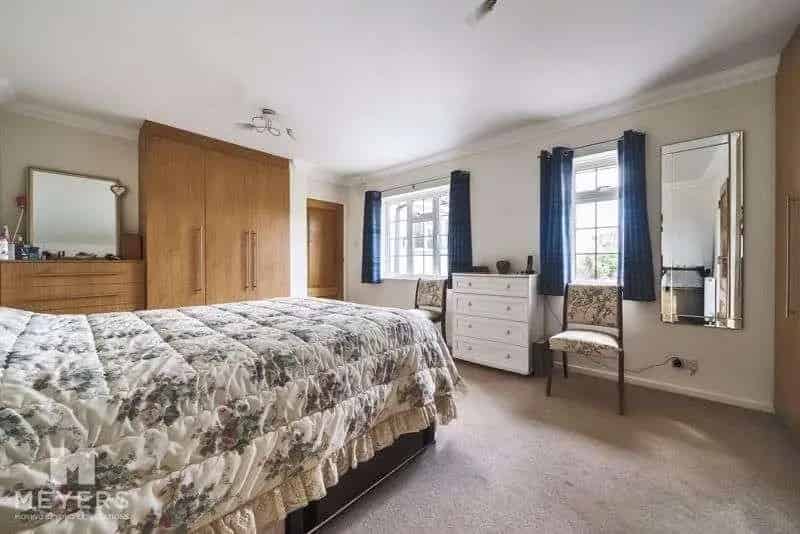 4 Bed Detached House for Sale with Countryside Views