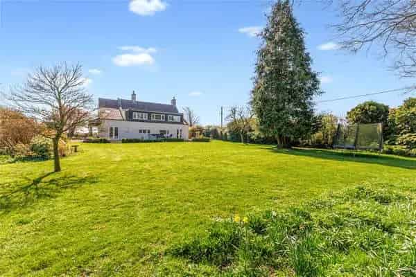 Charming Family Home with 1.7 Acres in Mountain Bower