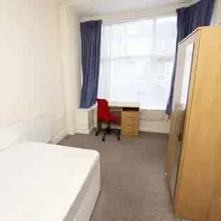 6-Bedroom Student House Near University of Birmingham