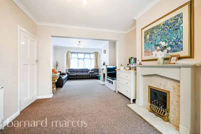 Three Bedroom Family Home Tooting Chain Free Potential To Extend