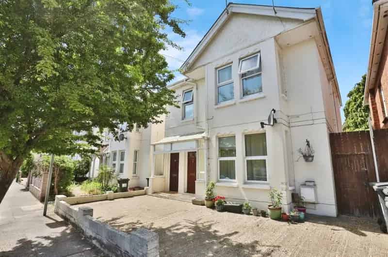 Flat For Sale , Bingham Road, Bournemouth, England