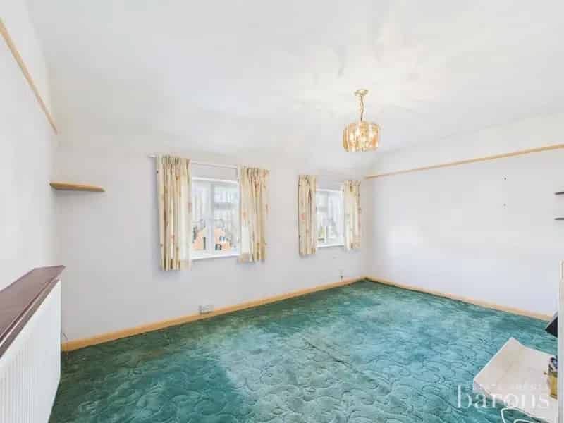 2 Bed Flat for Sale No Onward Chain