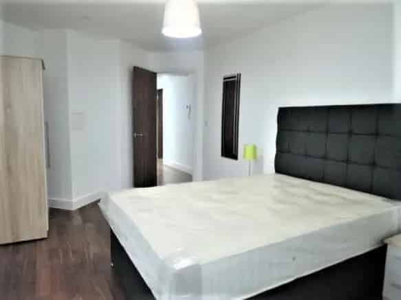 1 Bedroom Flat to Rent City Views Modern Development Concierge