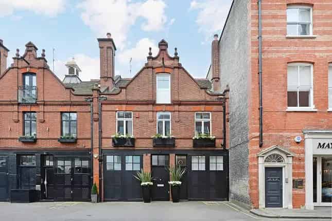 5 Bedroom Mayfair Townhouse with Garage and Leisure Facilities