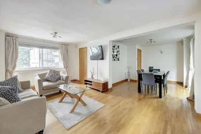 Mews House for Sale in Chelsea SW3 Halsey Street