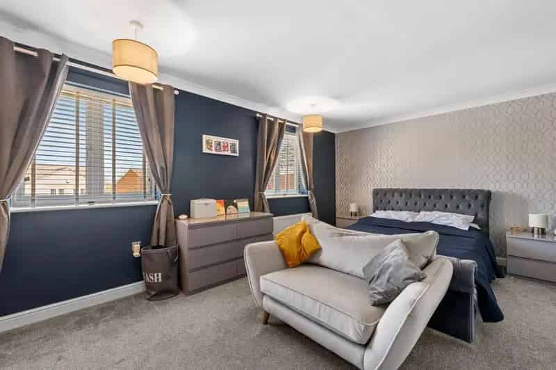 5 Bed Detached House For Sale