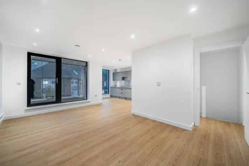 Flat For Sale , London, England