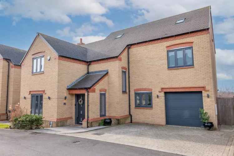 6 Bedroom Detached House For Sale