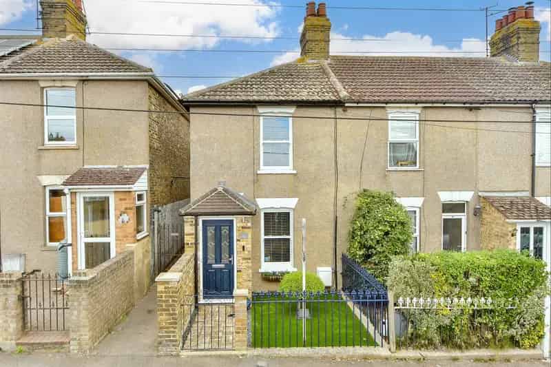 2 bedroom end of terrace house for sale