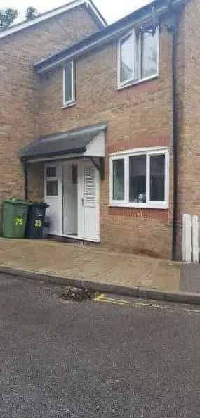3 Bedroom House Small Kitchen Decent Front Room