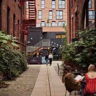 1 Bedroom Furnished Apartment Kampus Manchester