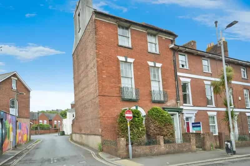 7 Bedroom End of Terrace House for Sale in Exeter