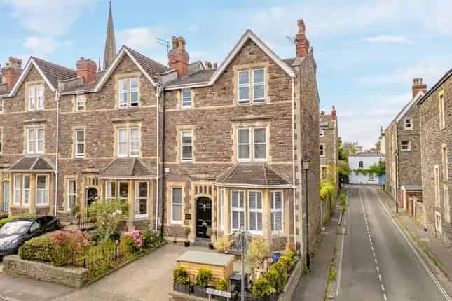 Spacious Clifton End Terrace House 6 Double Bedrooms Landscaped Garden