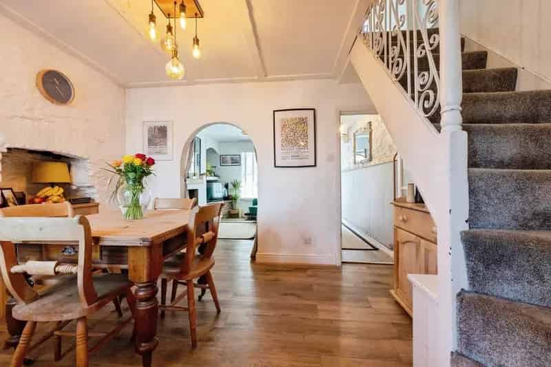 2 bedroom semi-detached house for sale