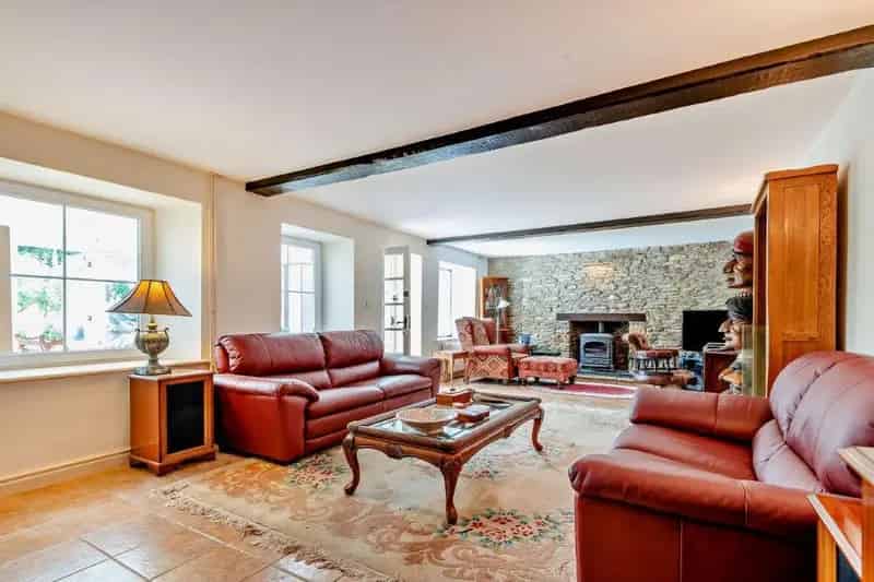 3 Bedroom Detached Cottage For Sale