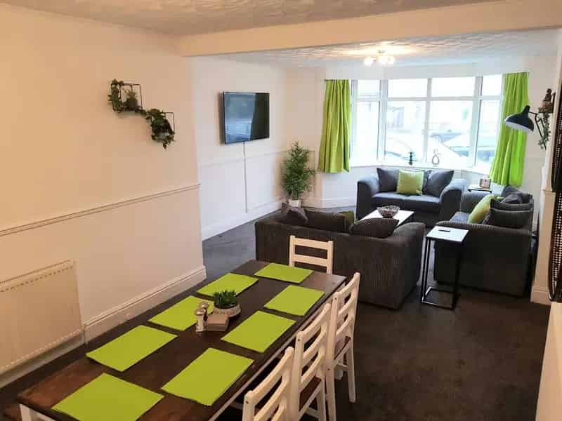 7 Bedroom Semi-Detached House for Rent - Young Professionals Co-living