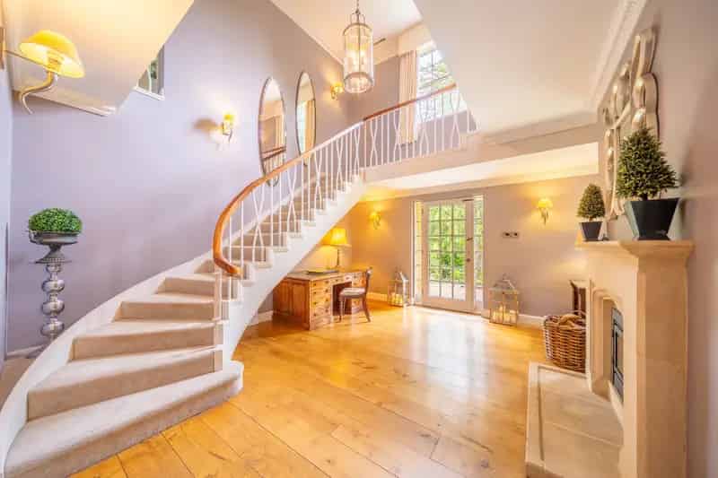 7 Bedroom Detached House with Coach House and 1.65 Acres of Parkland