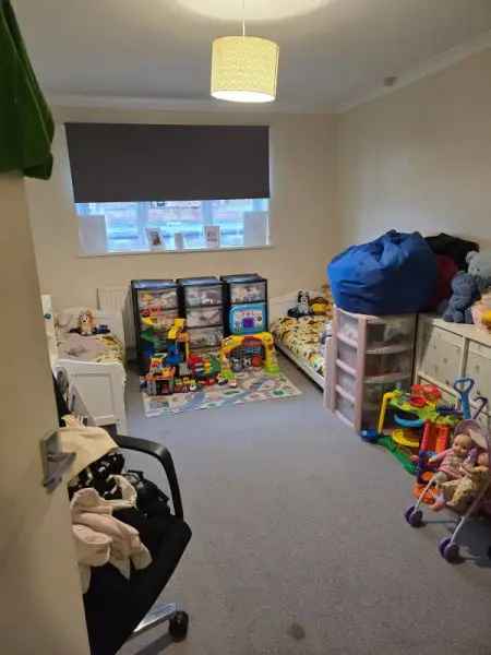 Flat For Rent in Corringham, England