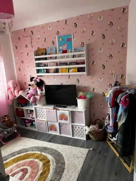Lovely 2 Bedroom House Near Schools and Shops