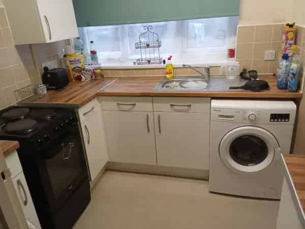 Brand New Kitchen and Bathroom, Private Garden, Near London