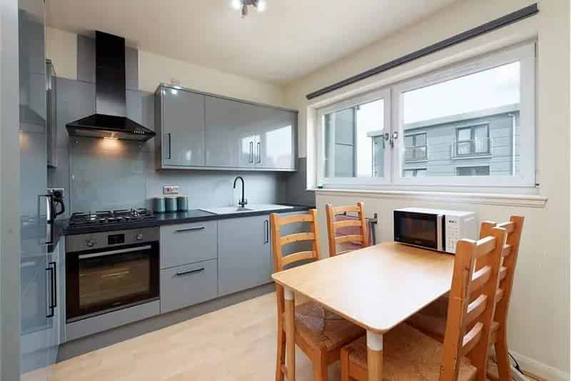 2 Bed Flat - Others with 1 Reception Room