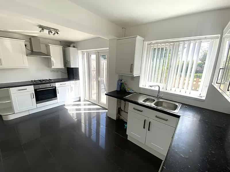 3 bedroom semi-detached house
