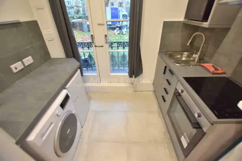 1 Bedroom Studio House to Rent - Gas Water Council Tax Included