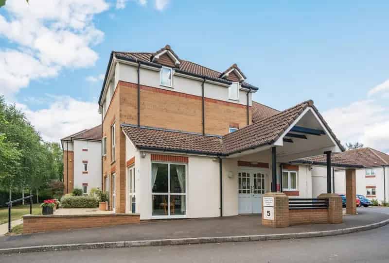 2 Bedroom Apartment For Sale