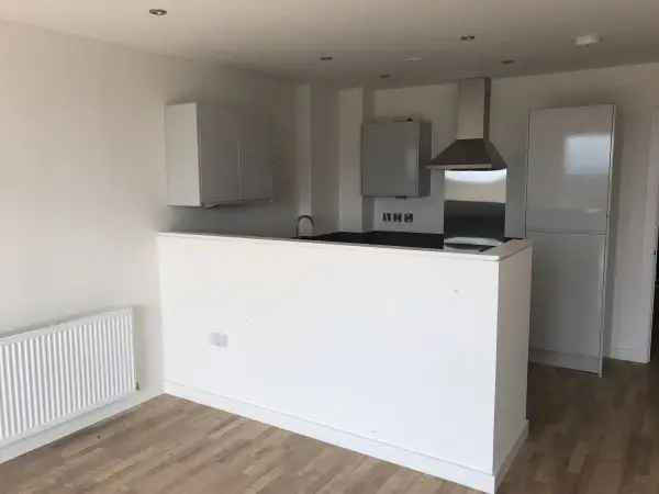 2 Bed 2 Bath New Build Near Lampton Park Hounslow