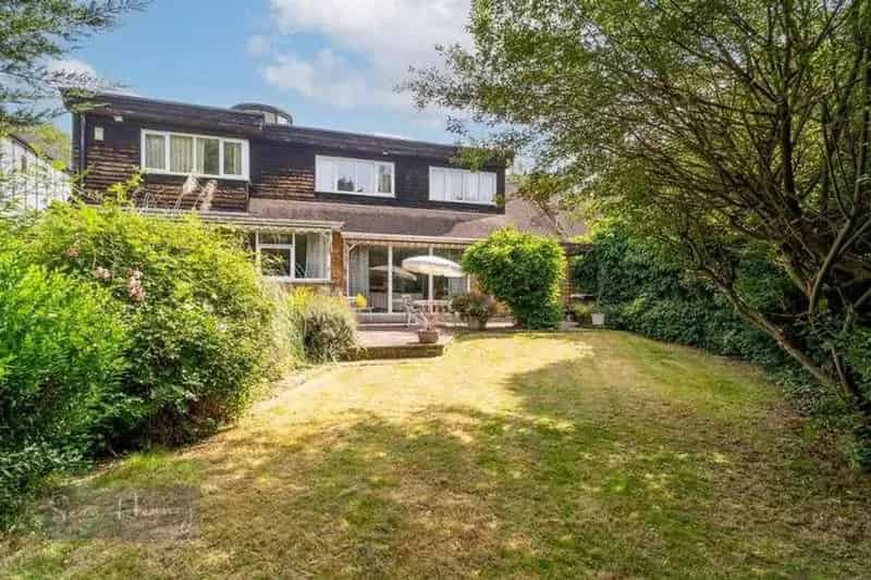 4 Bedroom Detached House for Sale Cockfosters