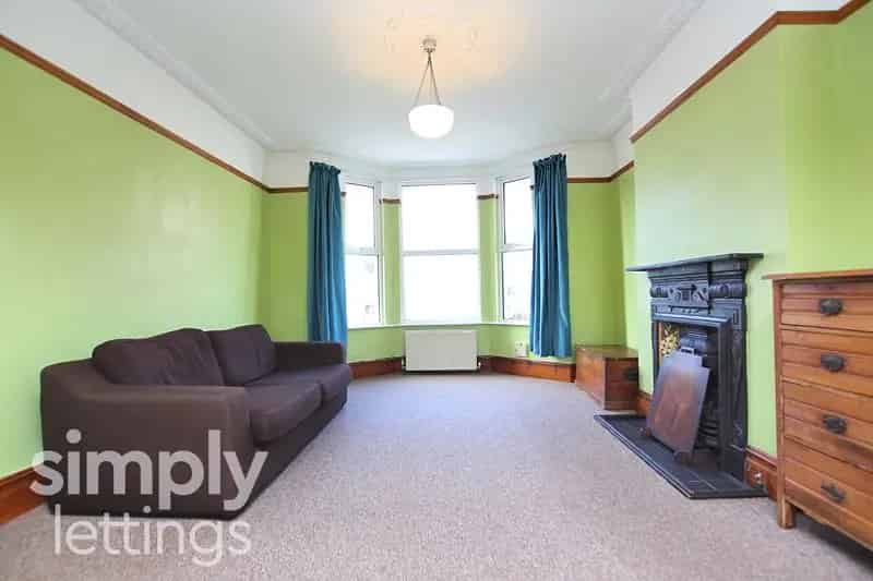 3 Bedroom Maisonette House to Rent