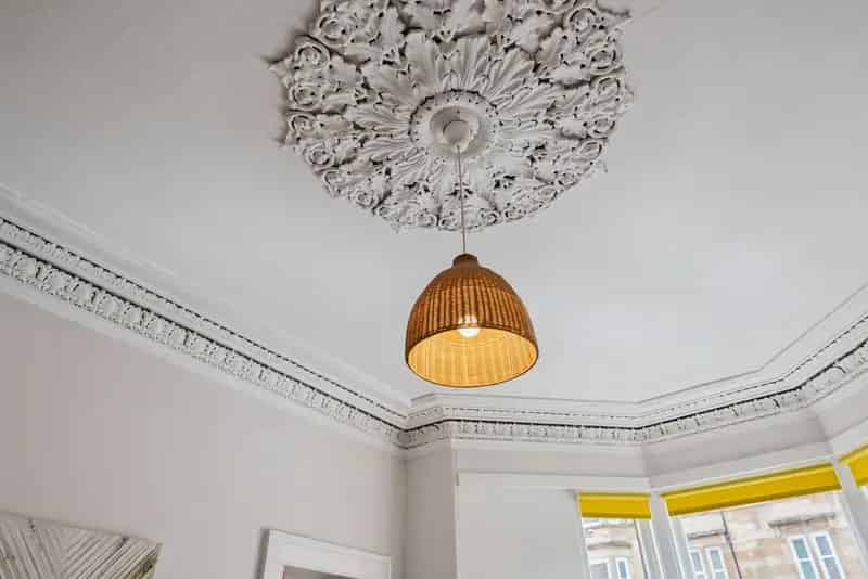 Spacious 2-Bedroom Period Apartment in Queen's Park Glasgow