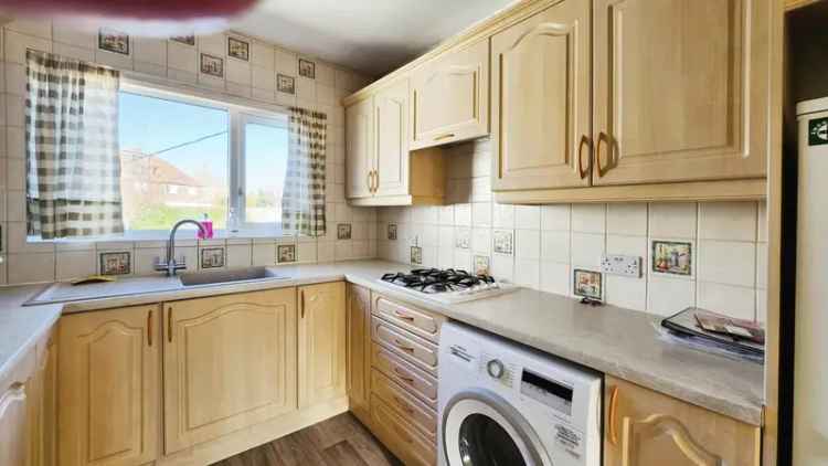 3 bedroom semi-detached house to rent