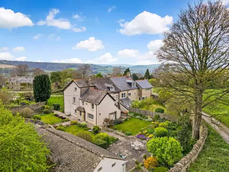 6 Bedroom Semi-Detached House for Sale