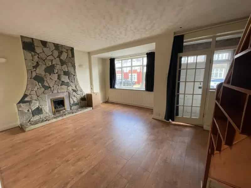 3 Bedroom Detached House for Sale Worcester Park
