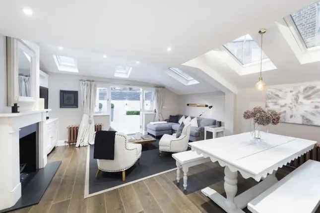 Maisonette for sale in Bloom Park Road, London SW6