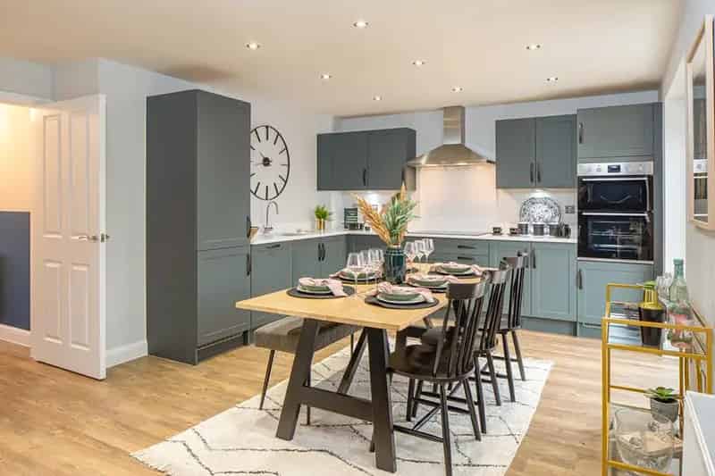 3 Bed Detached House For Sale South Facing Garden