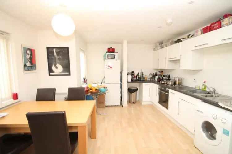 Two Double Bedroom Apartment Salford Quays Gated Parking